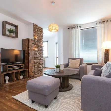 ★ Chic & Elegant 1 Bedroom In Eagle's Nest Complex ★ Close To Gondola And Bar Street Lejlighed *