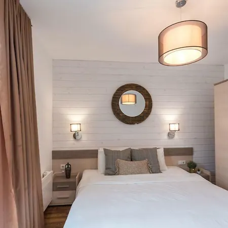 ★ Chic & Elegant 1 Bedroom In Eagle's Nest Complex ★ Close To Gondola And Bar Street Lejlighed