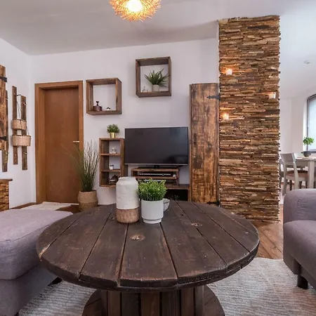 ★ Chic & Elegant 1 Bedroom In Eagle's Nest Complex ★ Close To Gondola And Bar Street *